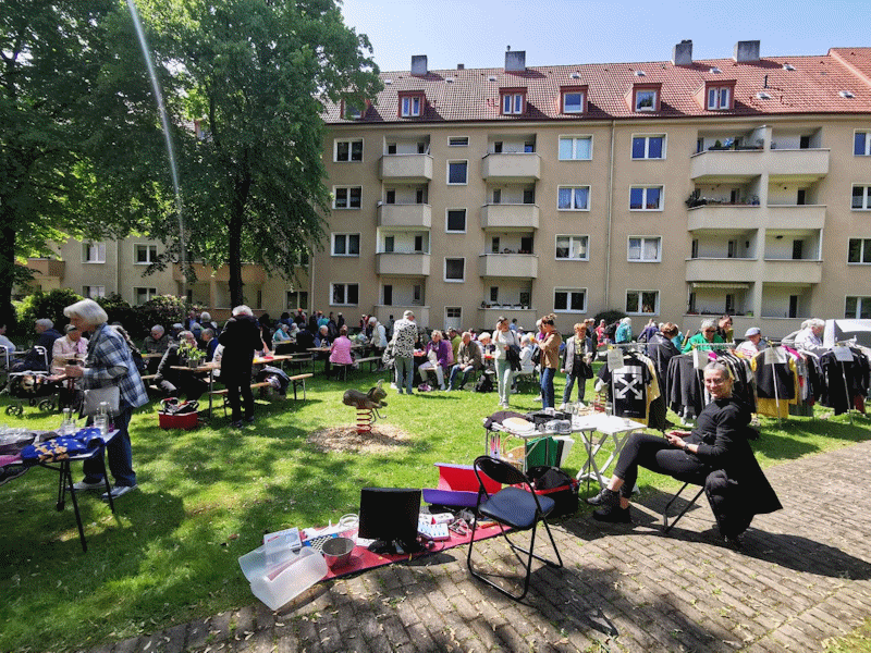 Trödelmarkt im Althoffblock.